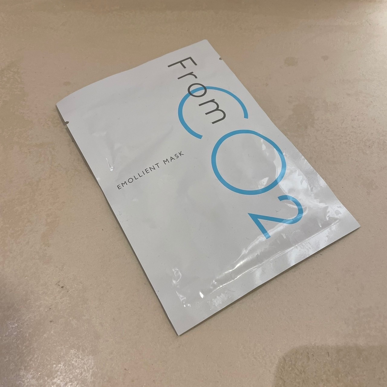 フロムCO2 エモリエントマスク　濃密炭酸乳液シートマスク